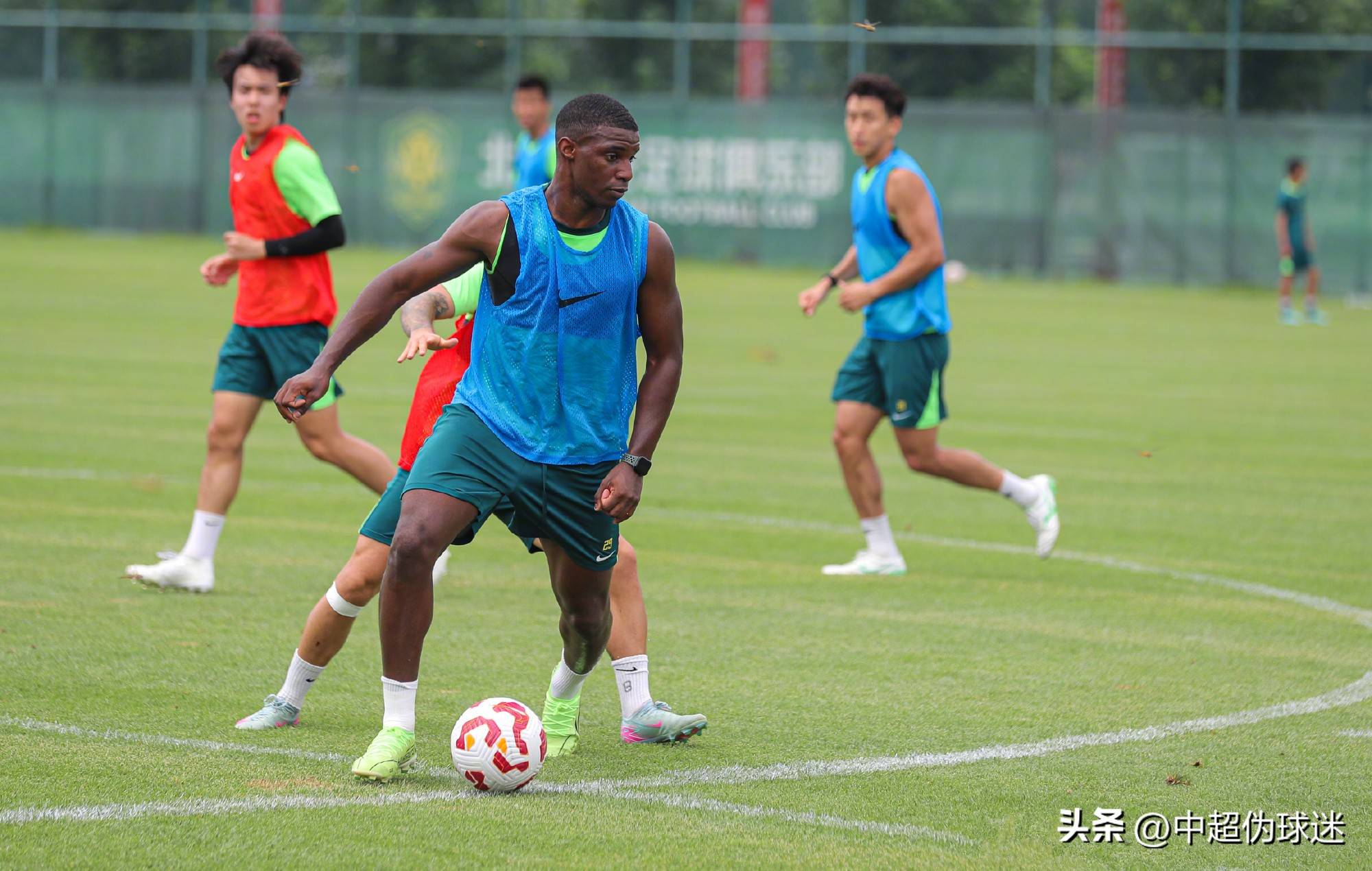 论是在俱乐 论是在俱乐