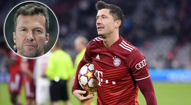 两人在场内 两人在场内