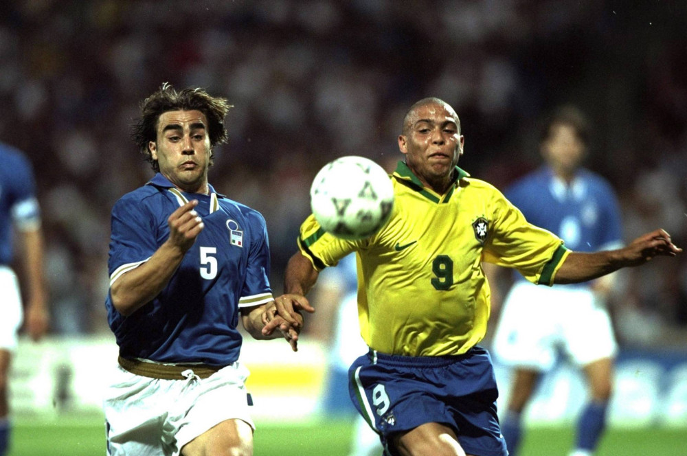 但至今他依 但至今他依