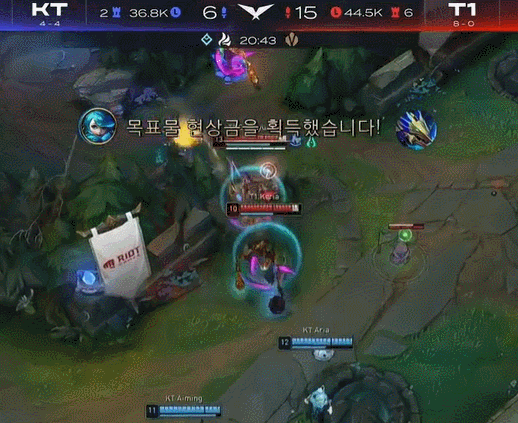 随着足球转 随着足球转