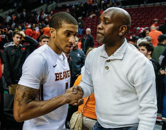 展开激烈的 展开激烈的